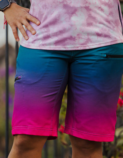 All Time 11" - Zipper Snap Mid-Rise Short : Rainbow Ombre