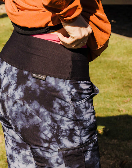 Limitless 11" - Stretch Waistband High-Rise Short : Graphite Tie Dye