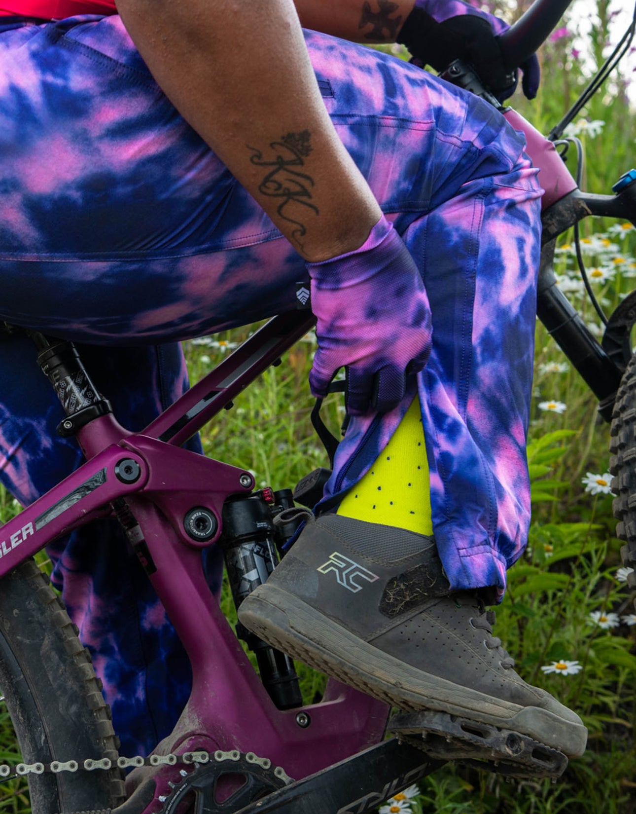Limitless - Stretch Waistband High-Rise Pant : Midnight Tie Limitless - Stretch Waistband High-Rise Pant : Midnight Tie