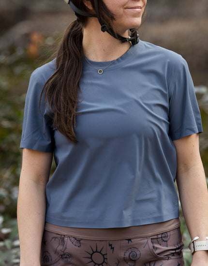 SHREDLY Women's Beyond Tech Boxy Tee : Azul