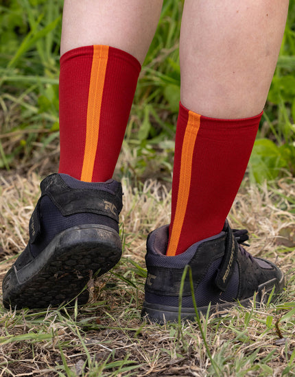 SHREDLY Women's Explorer Crew Sock 6" : Raspberry