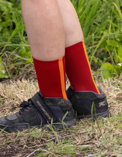 SHREDLY Women's Explorer Crew Sock 6" : Raspberry