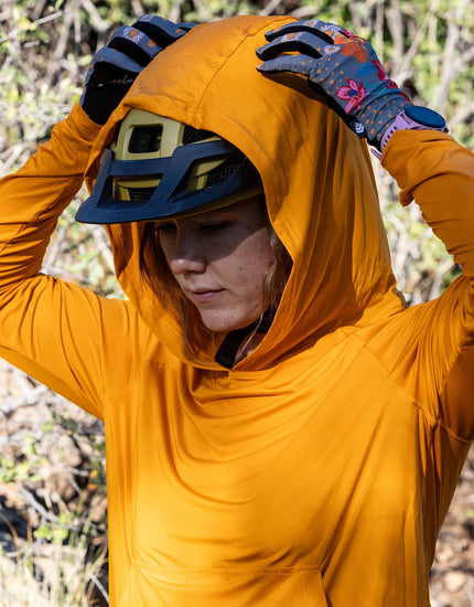 SHREDLY Women's Featherweight Sun Hoodie : Clementine