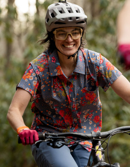 SHREDLY Women's Short Sleeve Explorer Shirt : Flora Azul