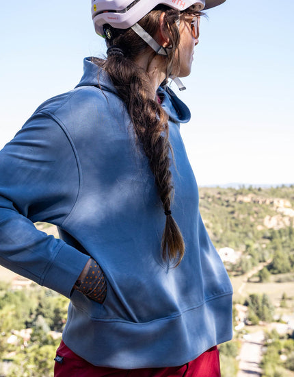 SHREDLY Women's Your Favorite Sweatshirt : Azul